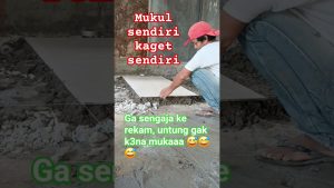 Pose de carrelage par des professionnels à Sindang Laut