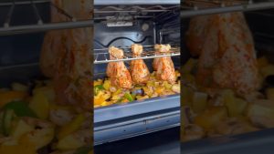 Poulet rôti et légumes savoureux au four