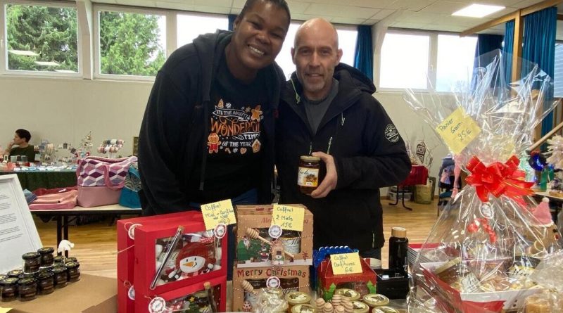 Que faisait cette ancienne championne de basket sur ce marché de Noël dans l’Orne