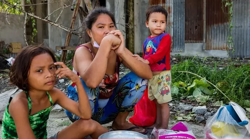 Survivants d'un typhon aux Philippines portent plainte contre Shell pour pollution