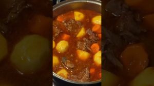 Ragoût de Bœuf : Recette Savoureuse en Vidéo Courte