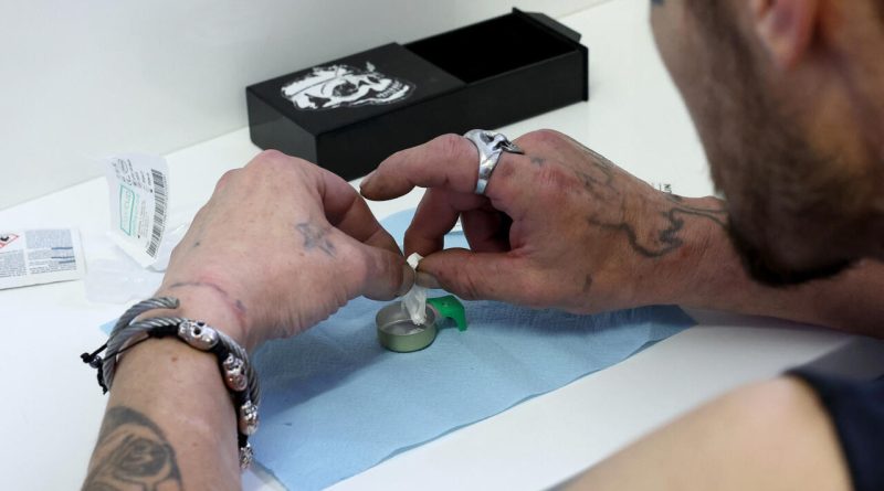 Reportage France - France: les lieux d'accueil et de soin pour les toxicomanes menacés de fermeture