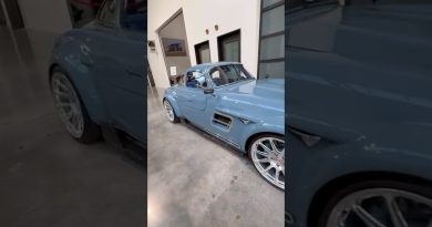 Restomod Tesla de la Mercedes 300 SL Gullwing par SKlub LA