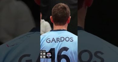 Robert Gardos envoie un smash puissant ! #mltt #tennisdetable