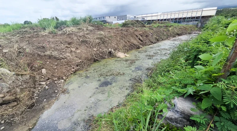 Sainte-Suzanne : les habitants de la Marine dénoncent des eaux stagnantes et "polluées" dans leur quartier
