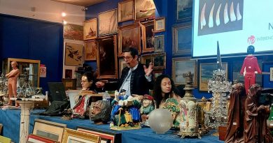 Samuel Boscher, commissaire-priseur showman, tire sa révérence à Cherbourg - ICI