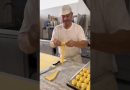 Secrets du façonnage des croissants portugais par un maître