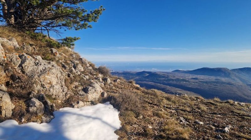 Soleil et 14 degrés au sommet : les stations de ski à mi-altitude peuvent-elles ouvrir ?