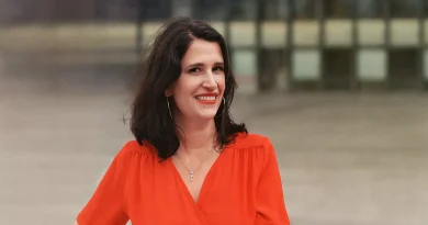 Sophie Gourion : pourquoi la reconversion professionnelle n’est pas toujours la solution pour s’épanouir au travail SOPHIE GOURION : « Trouver son chemin sans tout plaquer » - J'ai piscine avec Simone