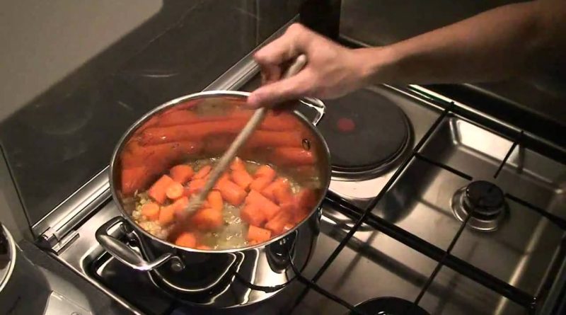 Soupe veloutée de carottes au gingembre et à la cannelle