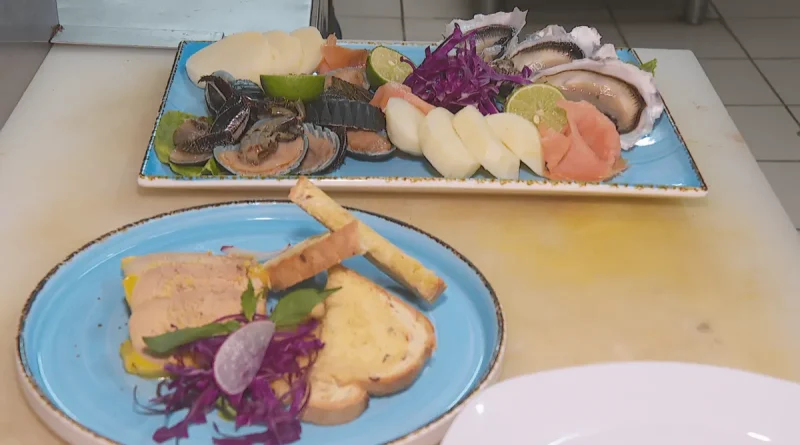 Spécialités locales ou internationales ? Au menu des fêtes, il y a le choix dans les restaurants de Papeete