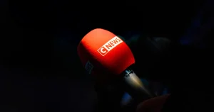 Sur CNews : des invités très politiques régulièrement diffusés sans contrôle effectif de l’Arcom
