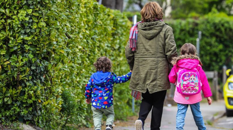 « Témoignage : Sophie, maman solo, partage son quotidien et le regard de sa fille sur elle »