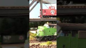 Train BN F-unit en montée vers Stevens Pass #modélisme