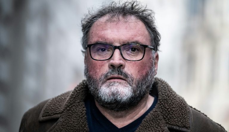 "Tueur en série": l'effrayant portrait de Frédéric Péchier