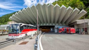 Tunnel du Mont-Blanc: réouverture à la circulation vendredi à 17 h après un chantier-test
