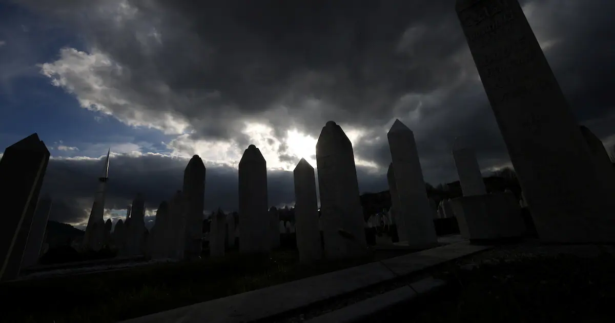 «Trente ans après la guerre, la Bosnie demeure divisée et appelle à clore cette histoire»