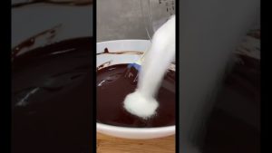 Un Fondant au Chocolat Épatant en 5 Minutes ! 🍫