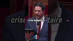 Un député UDR critique sévèrement Macron