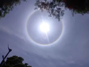 Halo solaire visible depuis Saint-Denis.