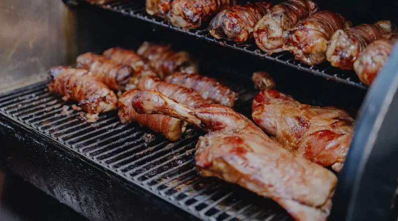 «Un plaisir que j’avais au Mali» : en région parisienne, les dibitiers gagnent du terrain