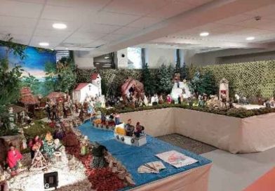 Une crèche géante présentée dans un Ehpad, "certains résidents viennent la contempler tous les jours"