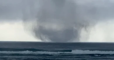 Une trombe marine observée au large de l’Ermitage Trombe marine observée à l'Ermitage.