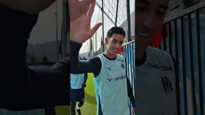 Une surprise matinale pour Igor ! 🎶😂 #OM #Marseille