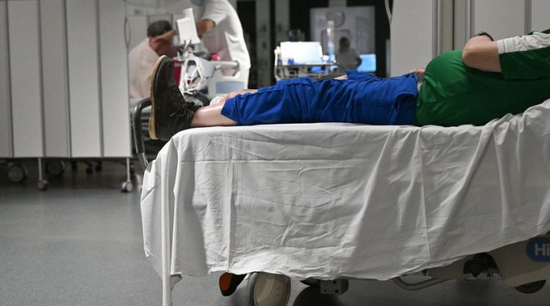 Urgences : le personnel du CHU alerte sur les longues attentes dues à un nouveau projet