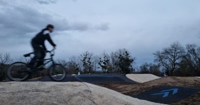 Val de Saône. Le pumptrack sort de terre : un nouvel équipement sportif pour les fans de vélo