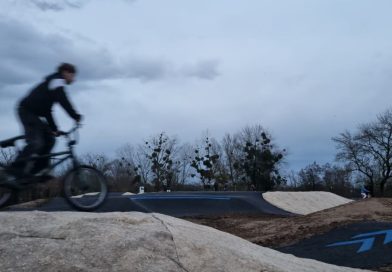 Val de Saône. Le pumptrack sort de terre : un nouvel équipement sportif pour les fans de vélo