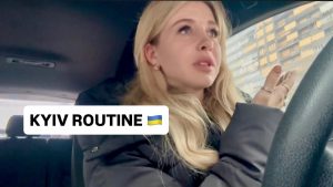 Vie quotidienne à Kyiv : marché local, grand-mère et salon de beauté