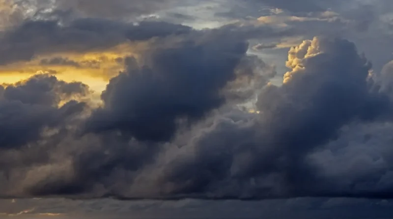 Vigilance jaune "fortes pluies et orages" à Mayotte jusqu'à mercredi midi