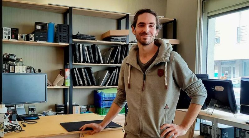 Vincent Coulon : quand l'amateur de gadgets vire à la sobriété et rend l'informatique écologique - ICI