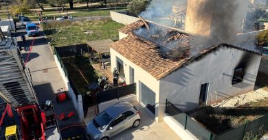 Vingt sapeurs-pompiers mobilisés pendant 4 heures pour un incendie de maison