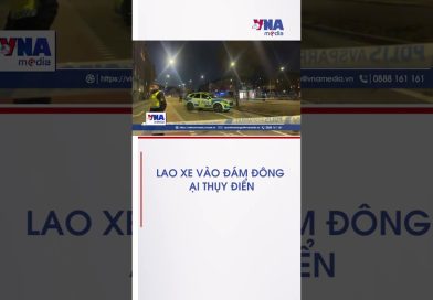 Voiture fonce dans la foule en Suède - VNAMedia