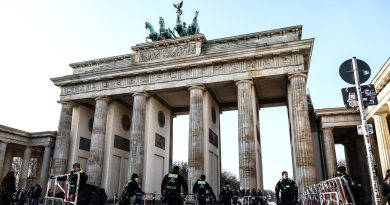 Volodymyr Zelensky à Berlin pour des discussions avec Européens et Américains | RTS