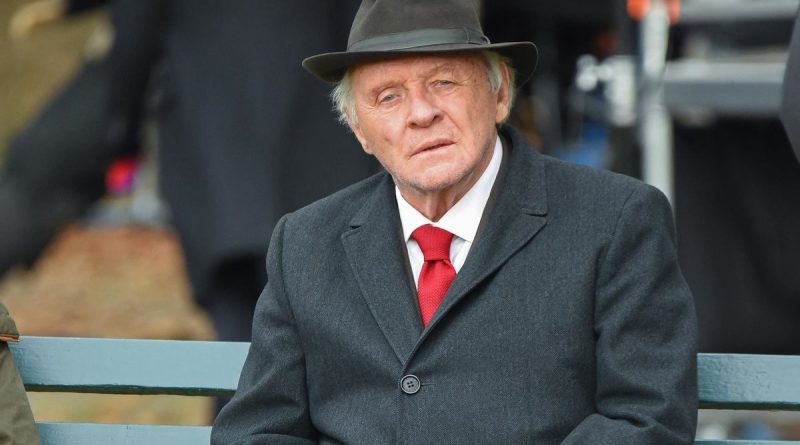 Anthony Hopkins célèbre 50 ans de sobriété et évoque un moment de crise : « J’ai failli mourir »