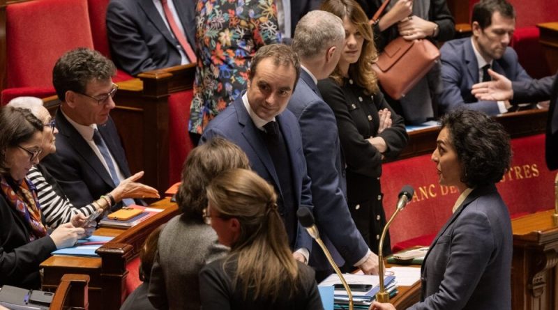 Budget : Sébastien Lecornu propose une loi spéciale si le conclave députés-sénateurs échoue