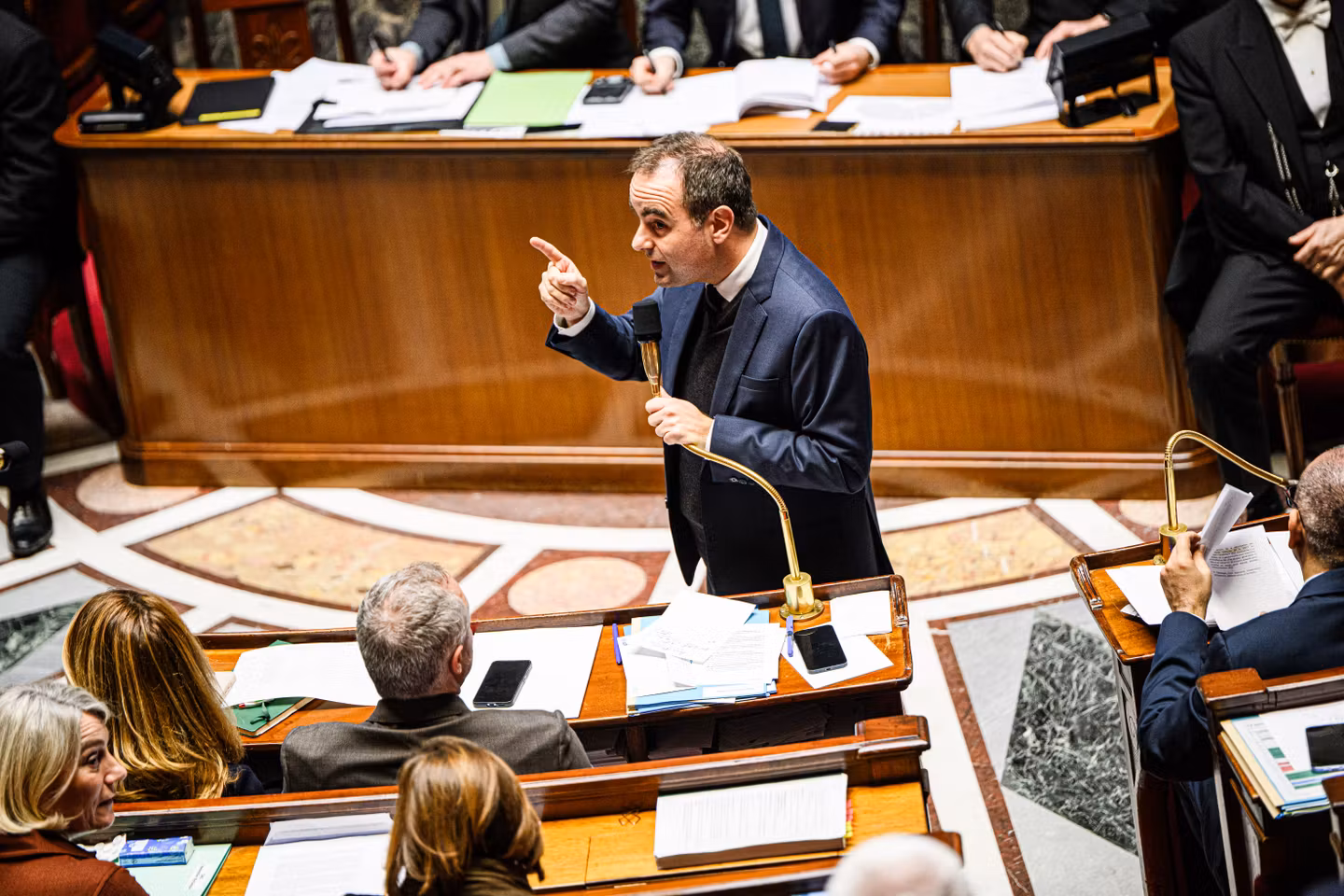 À quoi ressemblerait un budget validé par ordonnance : modalités, impacts et calendrier