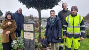 Côtes-d’Armor. Des noms de fleurs locales en français et en breton pour la signalétique de ce cimetière