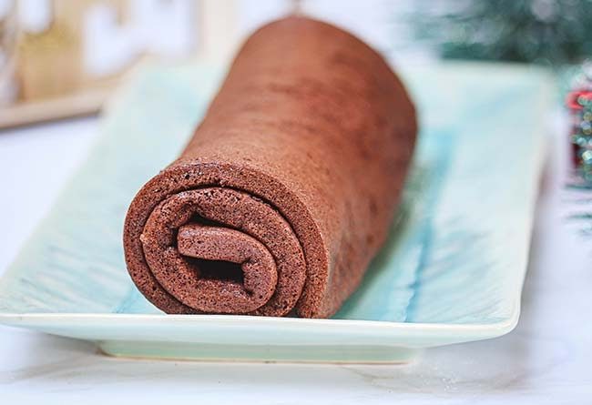 Biscuit moelleux au chocolat pour bûches : une recette simple et rapide