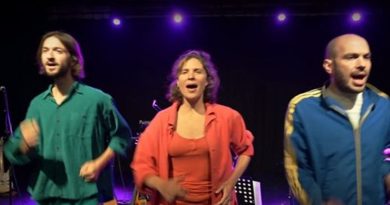 Mamemo revient sur scène avec le spectacle 'Vive les vacances' - RTBF Actus