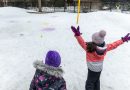 Jeux dans les cours d'école : la controverse des buttes de neige en pleine tempête