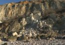 Effondrement spectaculaire d’un pan de falaise de craie près du Havre capté en vidéo