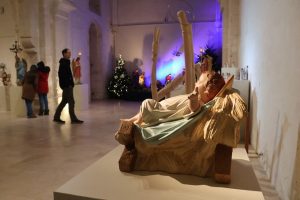 Crèches en verre, carton et papier : découvrez les créations du monde entier dans l'Oise