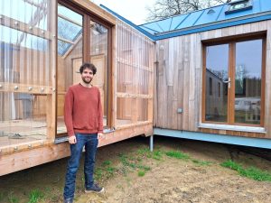 Cette commune favorise l'habitat non invasif grâce à son hameau léger