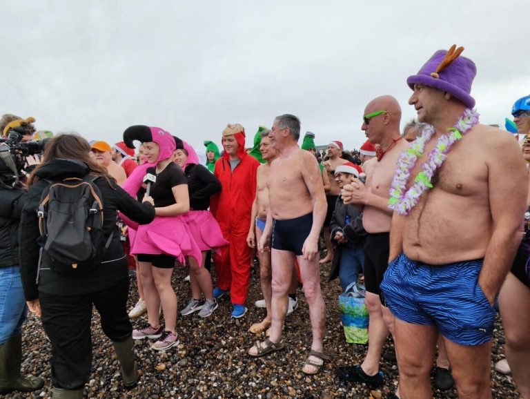 Histoire, sécurité, fête : Tout savoir sur le bain du 1er janvier à Mers-les-Bains