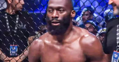 Photo de Cedric Doumbe dans la cage du PFL Paris
