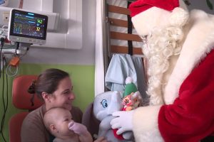 Le Père Noël rend visite aux enfants hospitalisés au Centre hospitalier de Beauvais